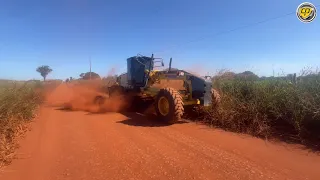 PATROL NA LIMPEZA E PATROLAMENTO DE ESTRADA ESTREITA/Motoniveladora/Patrola/Motor Grader/Road Grader