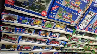 Checking some local stores for Diecast Cars! Diecast Hunting in Europe!