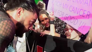 Roman Reigns meets Savanna at WWE Live Syracuse (NY)