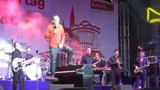 Andy Lee Lang - Whole Lotta Shakin' Goin' On - Wiener Kirtag am Rathausplatz 06.06.2014