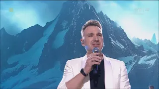 Cień wielkiej góry  -  Mateusz Ziółko