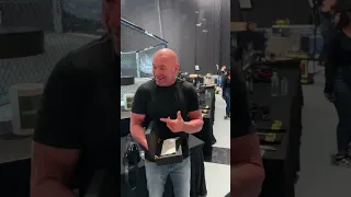 iPhone 5000 - UFC CEO Dana White receives $5,000 24kt gold iPhone from UAE supporters