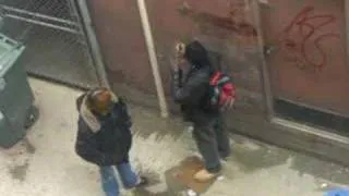 Crackdealer & Crackhead fight about something