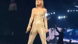 Taylor Swift-Out Of The Woods(1989 tour performance)