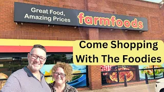 Let's Go Shopping in Farmfoods Tracy & Colin The Foodies