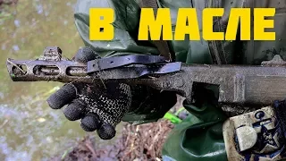 A soldier and a bunch of weapons in the swamp! Searching magnet, metal detector is not needed