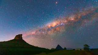 Milky Way setting over Mount Coonowrin