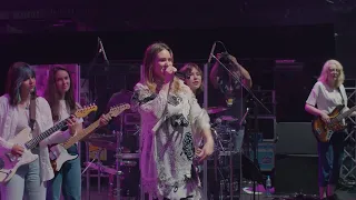 Karolina Czarnecka feat. Skowronki - Córy (official live video)