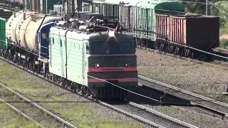 Электровоз ВЛ10-1733 и тепловоз ТГМ4-2884 станция Обнинское 10.09.2022