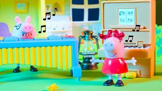 Peppa Pig Goes To A Music Concert! 🐷 🎶 Toy Adventures With Peppa Pig