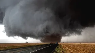 Starker TORNADO in Texas - Deutsche Sturmjäger auf der Jagd  - heftiges UNWETTER