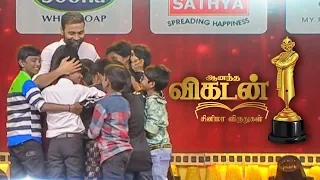 Dhanush's Moment on Stage with his KUTTY Fans