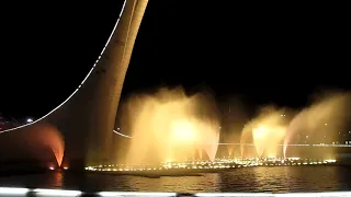 Танцующие фонтаны в Олимпийском парке