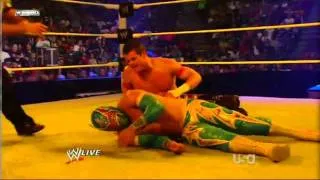 Sin Cara vs Evan Bourne WWE Raw 6/27/11