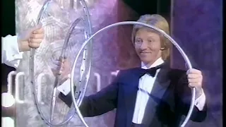 Paul Daniels, Richard Ross, Giant Chinese Linking Rings