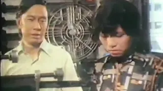 黄霑向黄韻詩求婚 (留意MV尾段) 歌《特別有型》1974 唱.黄霑+華娃 詞.陸郎(黄霑) 曲改編.姚敏 原曲.採紅菱 片.光怪陸離1975