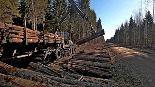 Forwarding Some Spruce PulpWood With JD 1010G 4K