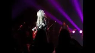 Orianthi performs "Foxy Lady"Guitar solo at Alice Cooper's Christmas Pudding 12-8-2012