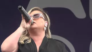 Kelly Clarkson - Stronger LIve (Summerthing 2015)