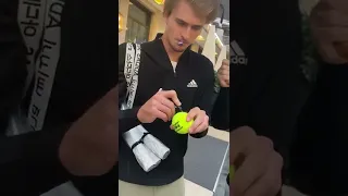 Zverev signed tennis ball for Memorabid 2