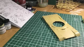 Tamiya M1A1 Abrams!!  Construction and painting-part 1