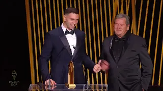 Revivez les meilleurs moments de la 67e cérémonie du Ballon d'Or