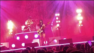 Khruangbin White Gloves - Live at Alexandra Palace, London, 14/April/2022