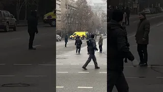 Алматы протесты митинг угнали скорую 05.01.2022