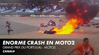 La pluie provoque un énorme crash - Grand Prix du Portugal - Moto2