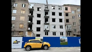 10 пошкоджених ворожими ракетами будинків у Запоріжжі мають бути відновленими вже у цьому році