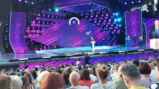 Лукашенко на Славянском Базаре в Витебске. Весь зал аплодировал стоя!