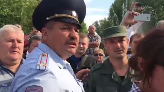 "ПОЗОР ПОЛИЦИИ!" Инцидент на митинге против пенсионной реформы в Казани