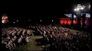 Espectáculo de presentación de grupos del 49 Festival Folklórico de los Pirineos de Jaca