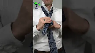 How to Tie a Half Windsor Knot (Shorts)