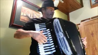 El Cumbanchero on Accordion Nicky D