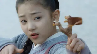 【Full Movie】A ferocious wolf lunged at the little girl, but she fended it off with just a slingshot!