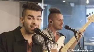 DNCE Perform 'Cake By The Ocean'