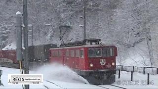 2004-02 [SDw] 2/4 Albula with heavy snowfall! 17 "Classic" RhB trains, (5 freights), in REAL WINTER!