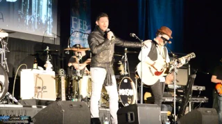 Jensen Ackles singing Tennessee Whiskey at the Supernatural SNS Concert in Nashville