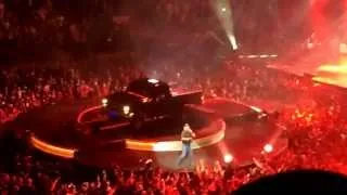 Luke Bryan at MSG 1/25/14 singing That's my kind of night