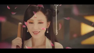 唐藝 《向孟婆借一碗湯》 【創作MV   歌詞Lyrics】 「我想向孟婆借一碗湯，告別不堪迴首的過往；就算是在愛里空忙一場，好過每個夜裡細數悲傷」 1080p