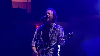 Eddie Vedder covering “Throw Your Arms Around Me” 9/19/23 @ Moody Center ATX