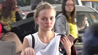 Lily-Rose Depp Looks AMAZING With No Makeup Leaving L.A. For Paris