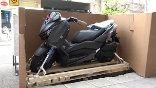 unboxing YAMAHA XMAX 300 scooter 2020