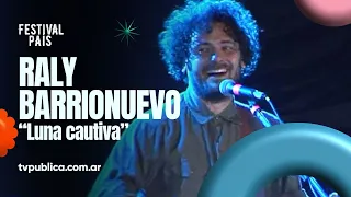 Luna cautiva por Raly Barrionuevo en Cosquín - Festival País 2024