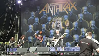 1  Anthrax   Caught In A Mosh