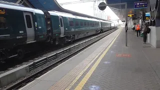 Great Western Railway Class 800 pass Reading for Cheltenham Spa