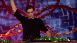 Martin Garrix - IN THE NAME OF LOVE LIVE TOMORROWLAND 2016