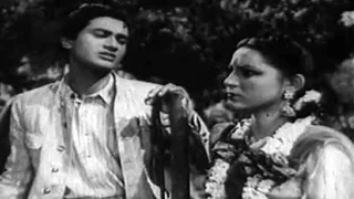 Meri Aayi Hain Teen Bhabhiyan - Amirbai Karnataki, Zohrabai - HUM EK HAIN - Dev Anand, Durga Khote