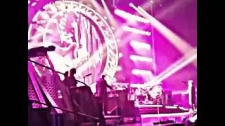 Queen + Adam Lambert - I want to Break Free  Bangkok 2016 -  Bangkok 2016 (Phone Quality)